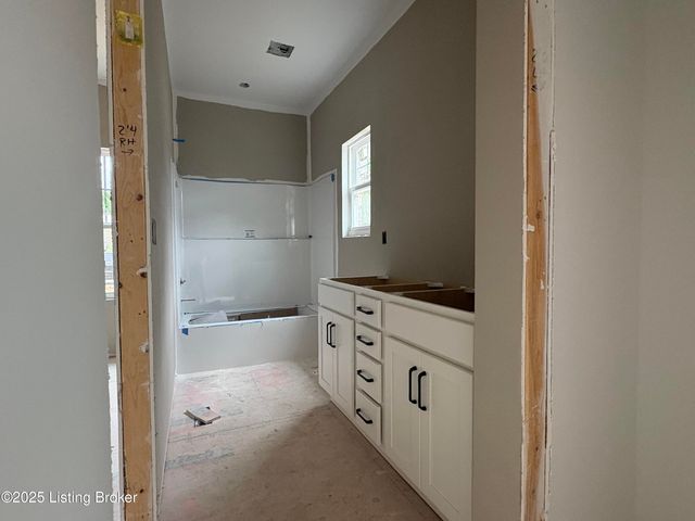 1004 Richwood Way, La Grange, KY 40031