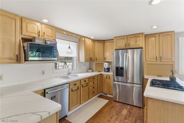 3674 Stoer Road, Shaker Heights, OH 44122
