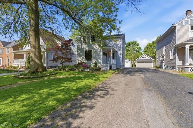 3674 Stoer Road, Shaker Heights, OH 44122