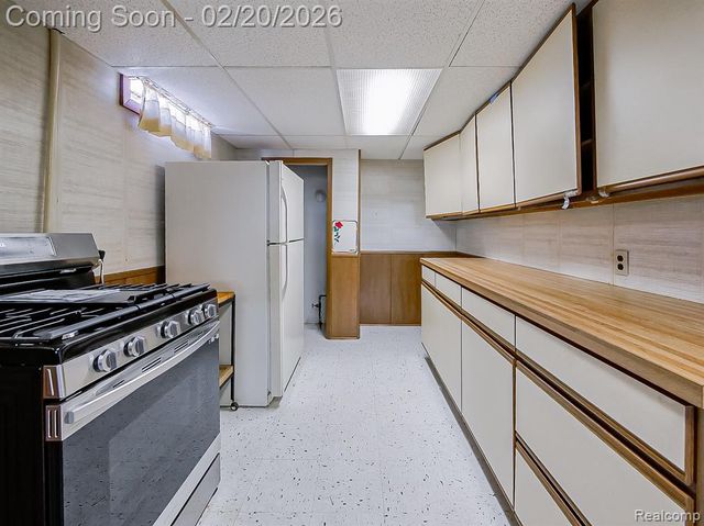 22604 Fargo Street, Detroit, MI 48219