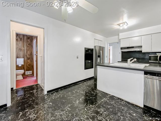 22604 Fargo Street, Detroit, MI 48219