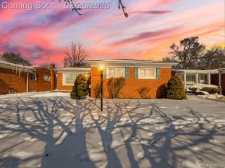 22604 Fargo Street, Detroit, MI 48219