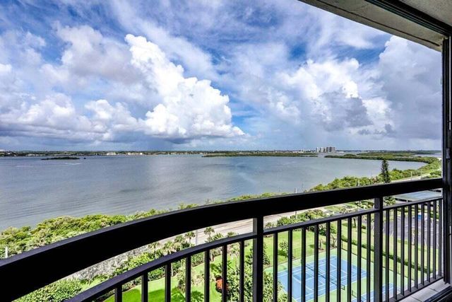 5380 N Ocean Drive 11j, Riviera Beach, FL 33404