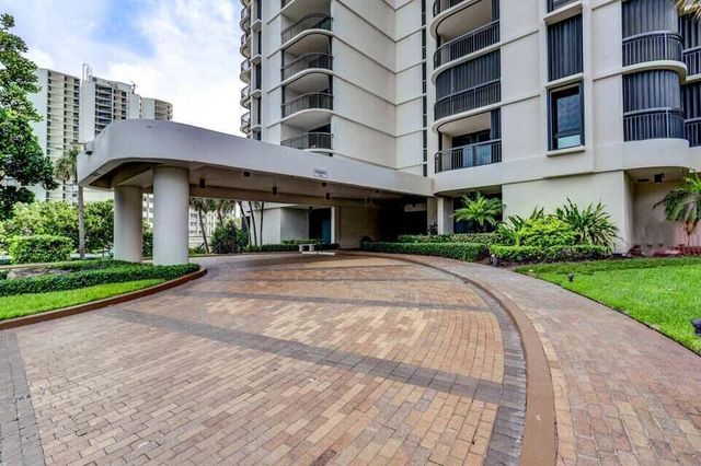 5380 N Ocean Drive 11j, Riviera Beach, FL 33404