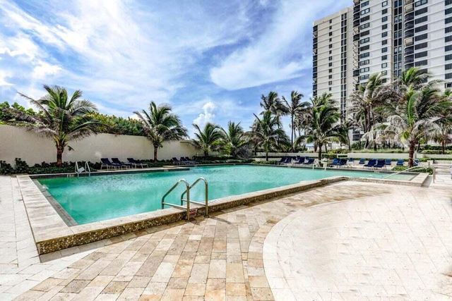 5380 N Ocean Drive 11j, Riviera Beach, FL 33404