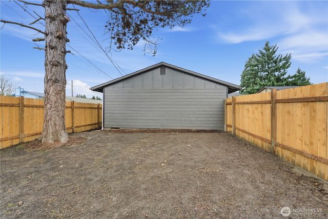 5921 E Portland Avenue, Tacoma, WA 98404