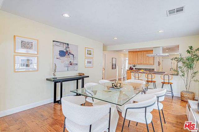 1042 3rd Avenue, Los Angeles, CA 90019