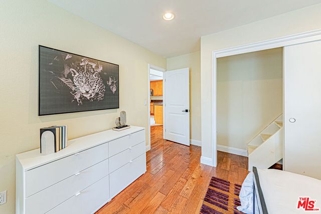 1042 3rd Avenue, Los Angeles, CA 90019