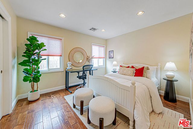 1042 3rd Avenue, Los Angeles, CA 90019