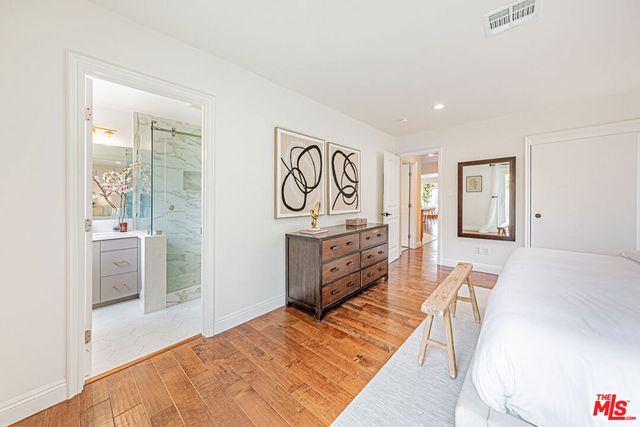 1042 3rd Avenue, Los Angeles, CA 90019