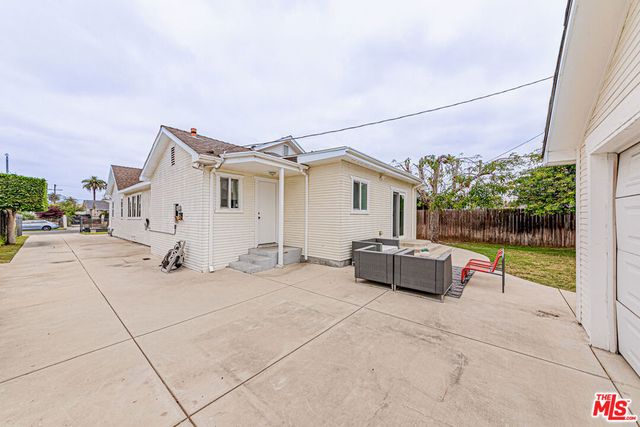 1042 3rd Avenue, Los Angeles, CA 90019