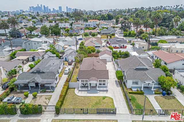 1042 3rd Avenue, Los Angeles, CA 90019