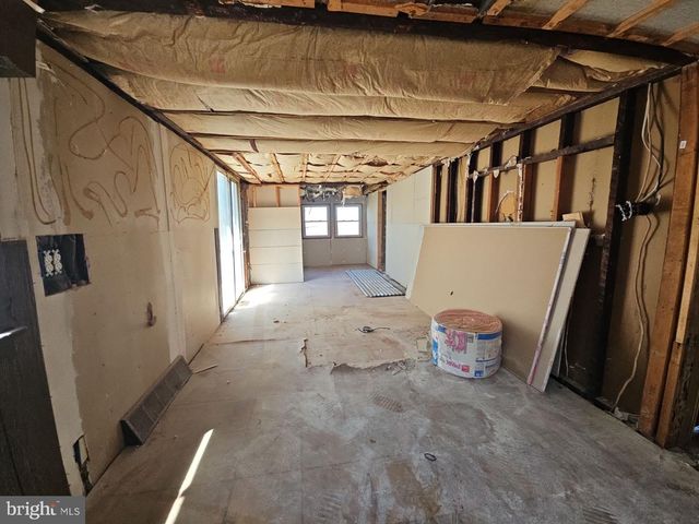81 MILL ST, Penns Grove, NJ 08069