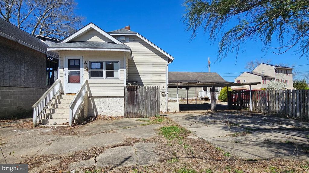 81 MILL ST, Penns Grove, NJ 08069