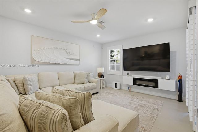 283 SW 169th Lane, Pembroke Pines, FL 33027