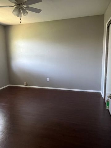 2101 Pennington Drive, Arlington, TX 76014