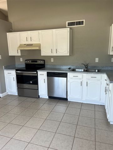2101 Pennington Drive, Arlington, TX 76014
