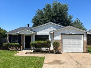2101 Pennington Drive, Arlington, TX 76014