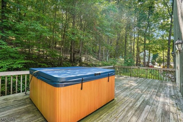 9 Ross Rd, Byram Twp., NJ 07874