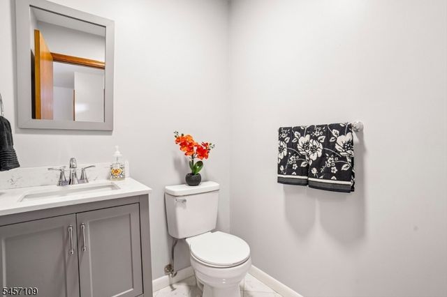 9 Ross Rd, Byram Twp., NJ 07874