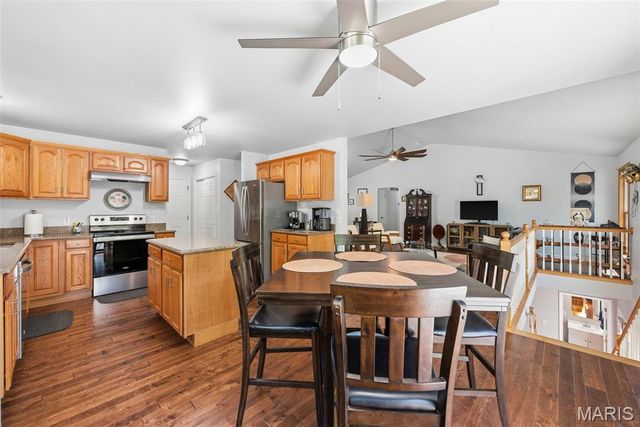 6042 Richmond Drive, Hillsboro, MO 63050