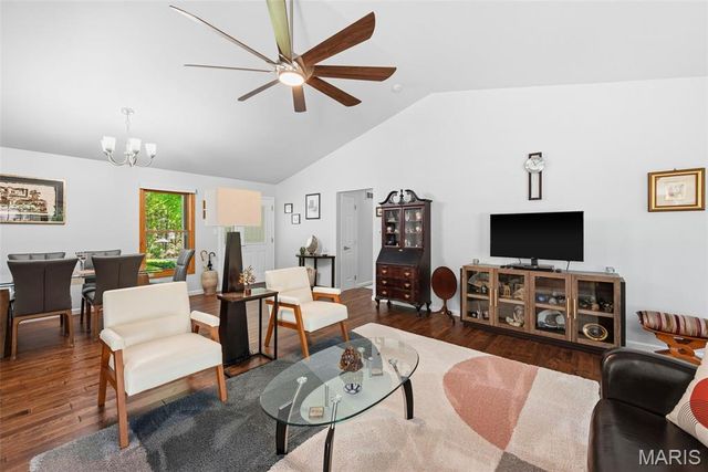 6042 Richmond Drive, Hillsboro, MO 63050