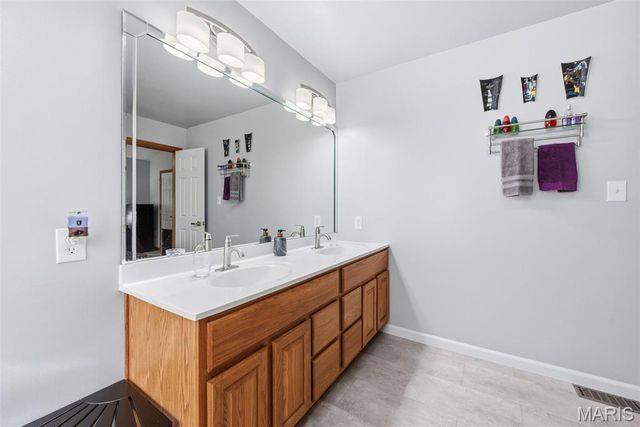 6042 Richmond Drive, Hillsboro, MO 63050