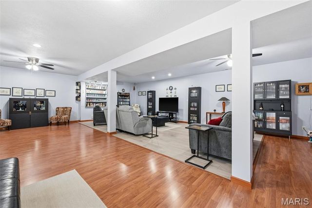 6042 Richmond Drive, Hillsboro, MO 63050