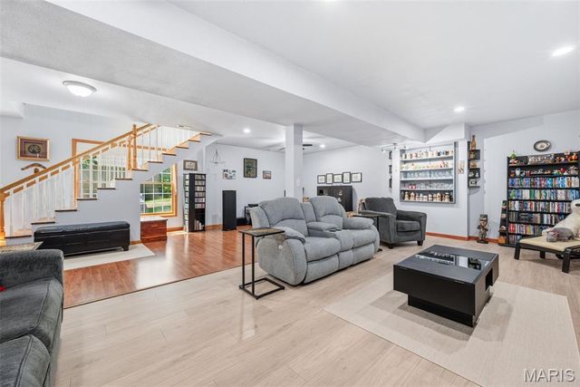 6042 Richmond Drive, Hillsboro, MO 63050