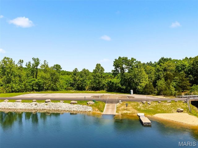 6042 Richmond Drive, Hillsboro, MO 63050