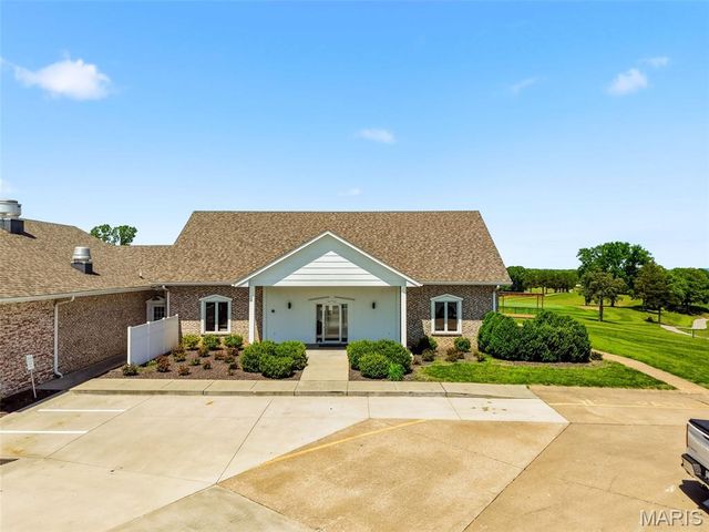 6042 Richmond Drive, Hillsboro, MO 63050