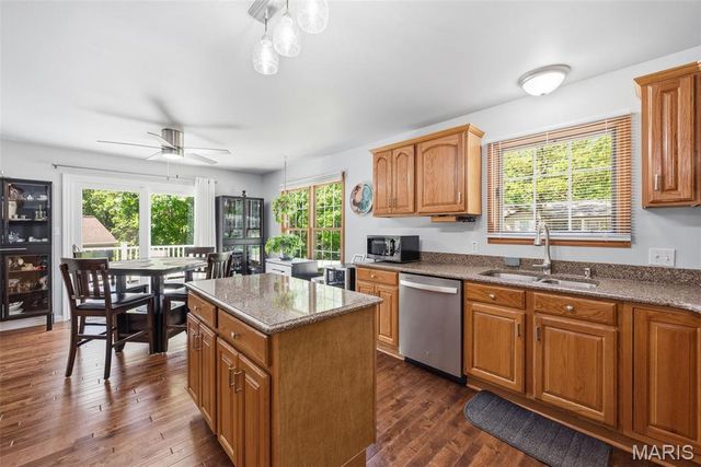 6042 Richmond Drive, Hillsboro, MO 63050