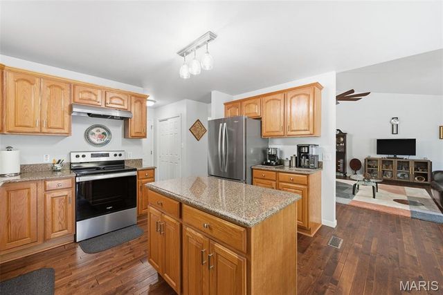 6042 Richmond Drive, Hillsboro, MO 63050