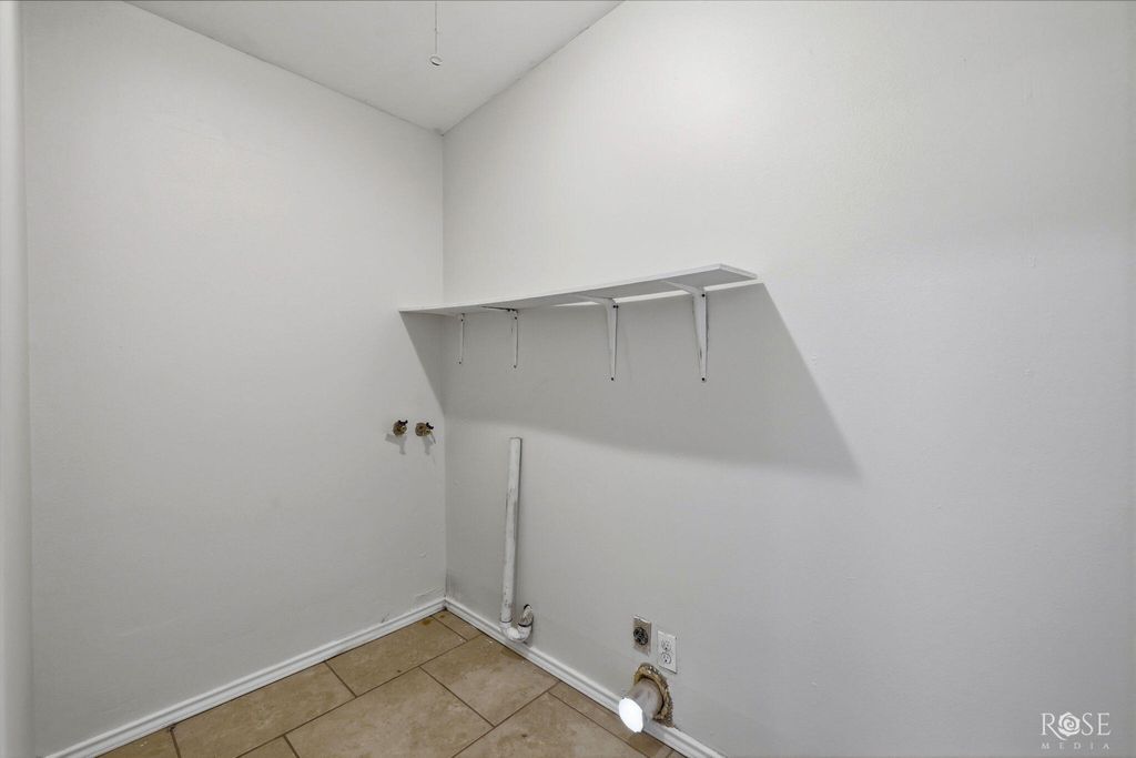 Image 19 of property listing at 2105 S A & M Avenue, San Angelo, TX 76904