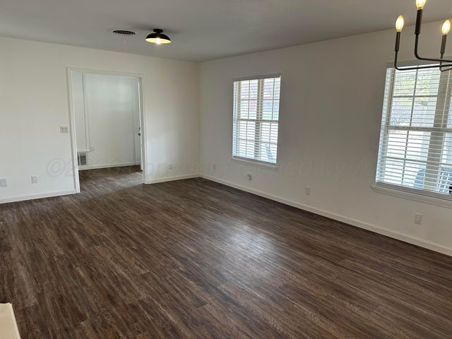 801 Skyline Drive, Borger, TX 79007