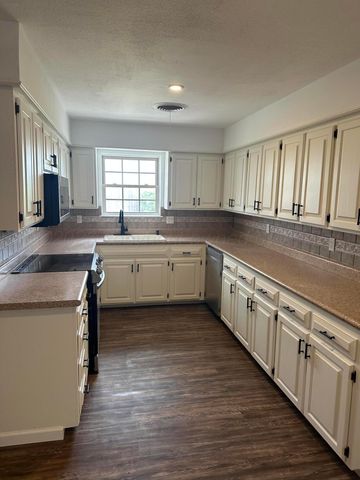 801 Skyline Drive, Borger, TX 79007