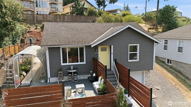 470 Grandey Way NE, Renton, WA 98057