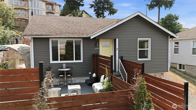 470 Grandey Way NE, Renton, WA 98057