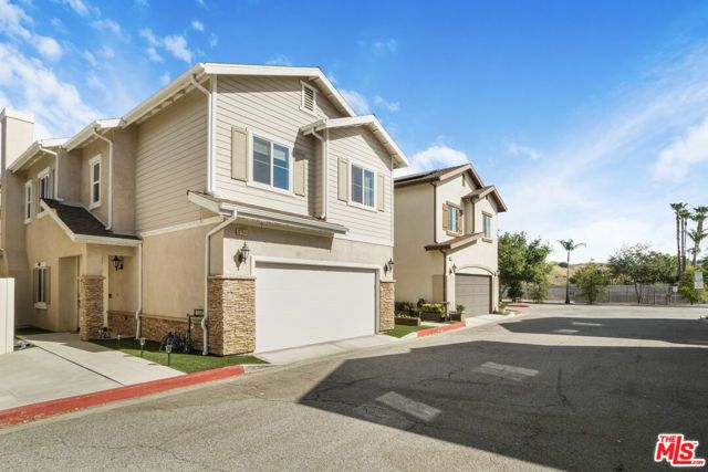 22755 Walnut Park Lane, Newhall (santa Clarita), CA 91321