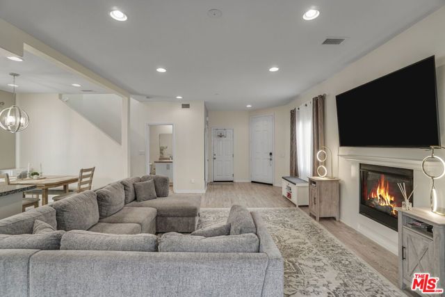22755 Walnut Park Lane, Newhall (santa Clarita), CA 91321