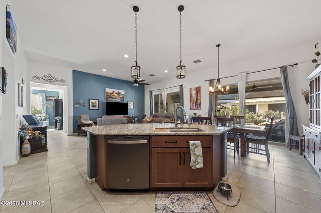 2547 E Josephine View Drive, Green Valley, AZ 85614