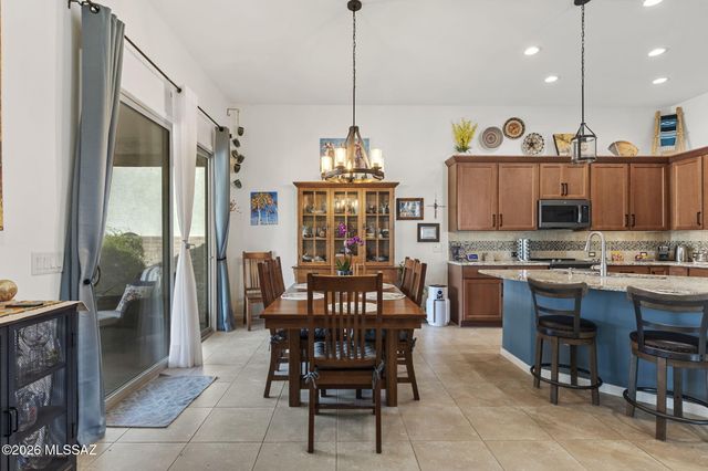 2547 E Josephine View Drive, Green Valley, AZ 85614