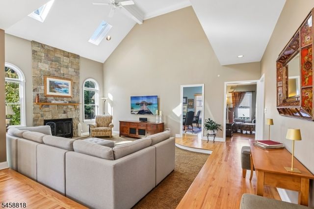 3 Lake Cherokee Dr, Randolph Twp., NJ 07869