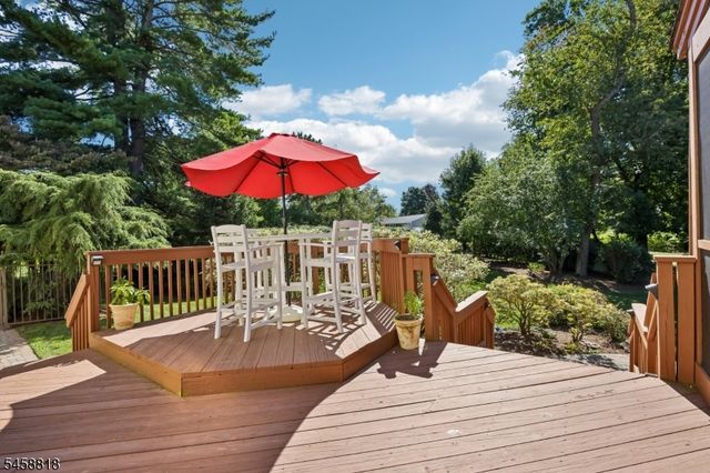 3 Lake Cherokee Dr, Randolph Twp., NJ 07869