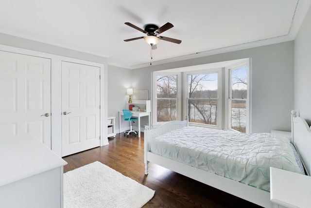 207 Lions Court, Lake Zurich, IL 60047