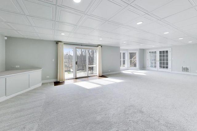 207 Lions Court, Lake Zurich, IL 60047