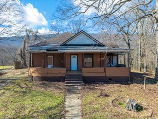 307 S Oak Street, Whitwell, TN 37397