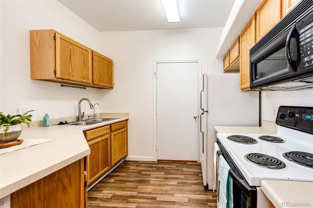 6005 W Castlegate Drive W B18, Castle Rock, CO 80108