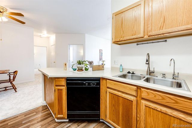 6005 W Castlegate Drive W B18, Castle Rock, CO 80108