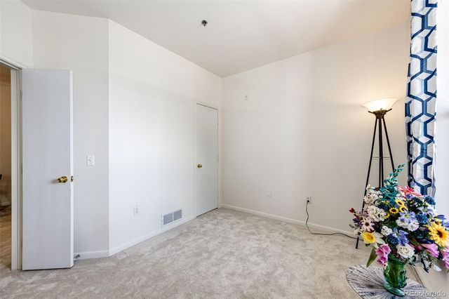 6005 W Castlegate Drive W B18, Castle Rock, CO 80108